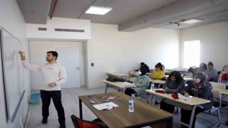 Akdeniz Belediyesi Etüt Merkezi, gençleri üniversiteye hazırlıyor