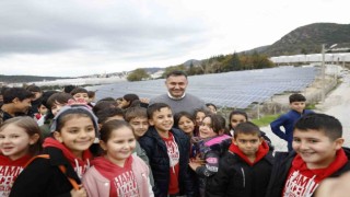 Alanya Belediyesi Güneş Enerji Santrali öğrencileri ağırladı