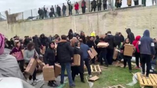 Alışveriş festivalindeki 1 TLlik sehpalar yağmalandı