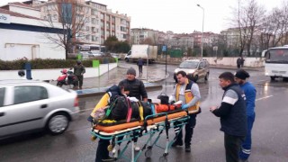 Alkollü sürücünün yaya geçidindeki yayaya çarptığı anlar kamerada
