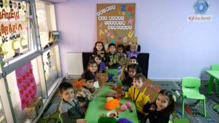 Anakucaklarında yarıyıl renkli geçiyor