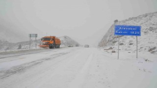 Antalya-Konya kara yolunda kar yağışı başladı