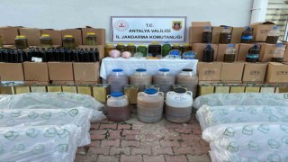 Antalyada 3,5 ton sahte zeytinyağı ele geçirildi