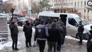 Aranan 23 şahıs yakalandı