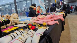 Arnavutköylü kadınlar El Emeği Göz Nuru standında ürünlerini satma fırsatı buluyor