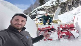 Artvinin Camili bölgesinde karla mücadele sürüyor