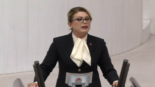 Asu Kaya Gedik “İnsanlar hastane yolunda ölüyor haberiniz var mı?”
