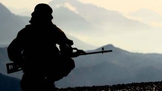 Atanamayan Uzman çavuş eşleri konuştu
