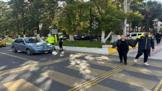 Aydında trafik ekiplerinden yayalara ve sürücülere yaya geçidi eğitimi