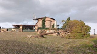 Ayvalıkta kuvvetli fırtına ve yağış etkili oldu