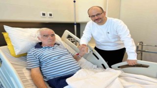 Baba-oğul robotik protezle yürüdüler
