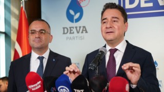 Babacan: "Adalet Dağıtacak Adam Torpil Listesi Karıştırıyor"