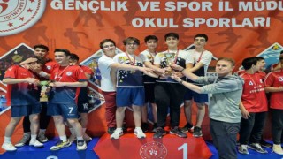 Badminton şampiyonları belli oldu