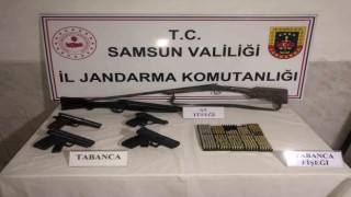 Bafrada kaçak silah ele geçirildi