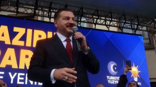 Balıkesirde AK Partinin Büyükşehir Belediye Başkan Adayı Yücel Yılmaza coşkulu karşılama