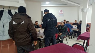 Balıkesirde polis 15 aranan şahsı gözaltına aldı