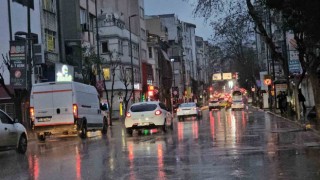 Bandırmada fırtına ve yağış etkili oldu