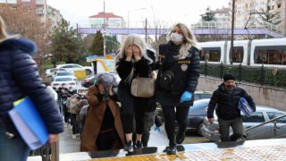 ‘Barbie-Es fuhuş operasyonunda yakalanan 18 şüpheli adliyeye sevk edildi