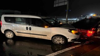 Başakşehirde 3 aracın karıştığı zincirleme trafik kazası: 1i ağır 3 yaralı