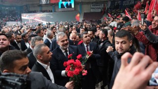 Başkan Adayı, Babasının Mezarını Ziyaret Ederek Çalışmalara Başladı