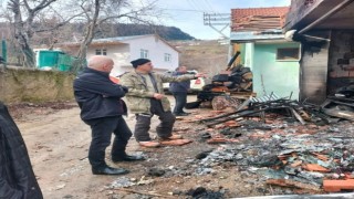 Başkan Altıkulaç, evleri yanan ailelere ‘geçmiş olsun ziyaretinde bulundu