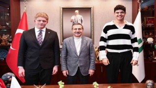Başkan Ataç Berkay Gezgin ile buluştu
