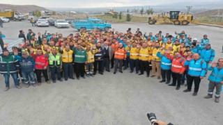 Başkan Çolakbayrakdar, “Yeter Ki bereket yağsın, kar temizlemeye hazırız”