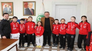 Başkan Koloğlu, sporcuları ağırladı