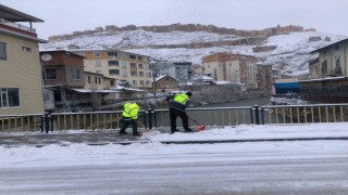 Bayburt Belediyesinin yoğun kar mesaisi devam ediyor