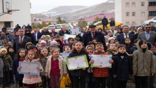 Bayburtta 14 bin 935 öğrenci karne sevinci yaşadı
