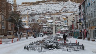 Bayburtta kar kalınlığı 30 santimetreyi buldu