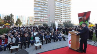 Bayraklıda 21i yeni, 68i revize edilen park hizmete açıldı