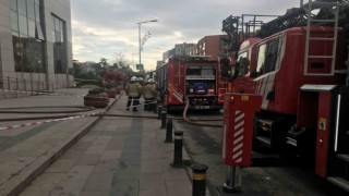 Bayrampaşa Belediyesinde yangın paniği: 4 kişi dumandan etkilendi