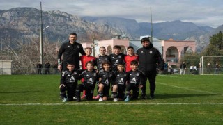 Beşiktaş Artaş U-10 takımı kalecisi minik Doruk, Bilecikin gururu oldu