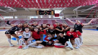 Bilecik Belediyesi Voleybol Spor Kulübü rahat kazandı