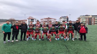 Bilecik U-18 Gençler Liginde 2 hafta önce şampiyonluğu garantileyen 1308 Osmaneli Belediyespor kupasına kavuştu