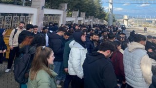 Bilecikte öğrencilerin minibüs isyanı