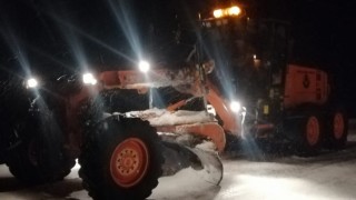 Bin 825 rakımlı Alacabelde gece başlayan kar yağışı 10 kilometrelik alanda etkili oldu