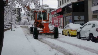 Bingölde kar kalınlığı yer yer 30 santimi aştı, 283 köy yolu ulaşıma kapandı