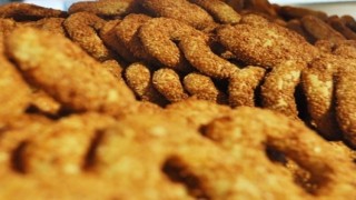 Bir kandil simidi bir ekmekten daha pahalı