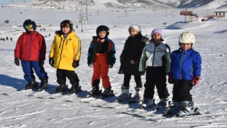 Bitlis'te kayak sezonu açıldı