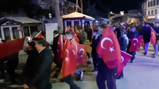 Boluda vatandaşlar şehitler için yürüdü