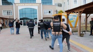 Burdurda uyuşturucu operasyonunda 3 şahıs tutuklandı
