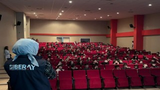 Bursa emniyetinden öğrencilere Siber Güvenlik eğitimi
