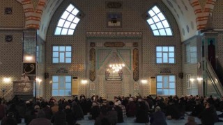 Bursada camilerde şehitler için dua edildi