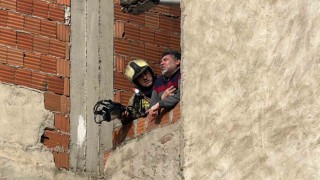 Bursada yangında can pazarı... 2si çocuk 4 kişi son anda kurtarıldı