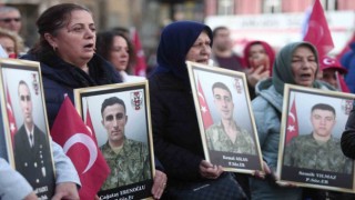 Bursada yüzlerce kişi şehitler için yürüdü