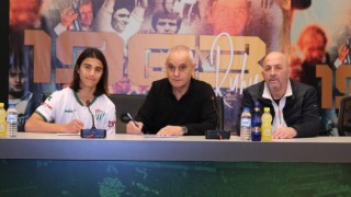Bursaspor, genç futbolcusu Ahmet Çobanoğlu ile sözleşme imzaladı
