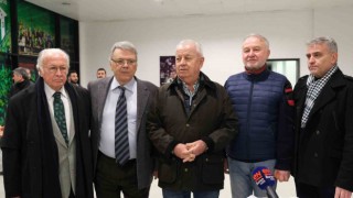 Bursasporda olağanüstü kongre ertelendi