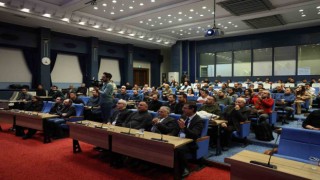 Büyükkılıçtan Büyükşehirde gerçekleşen Deprem Hasar Tespiti Eğitiminde öğretim üyelerine plaket